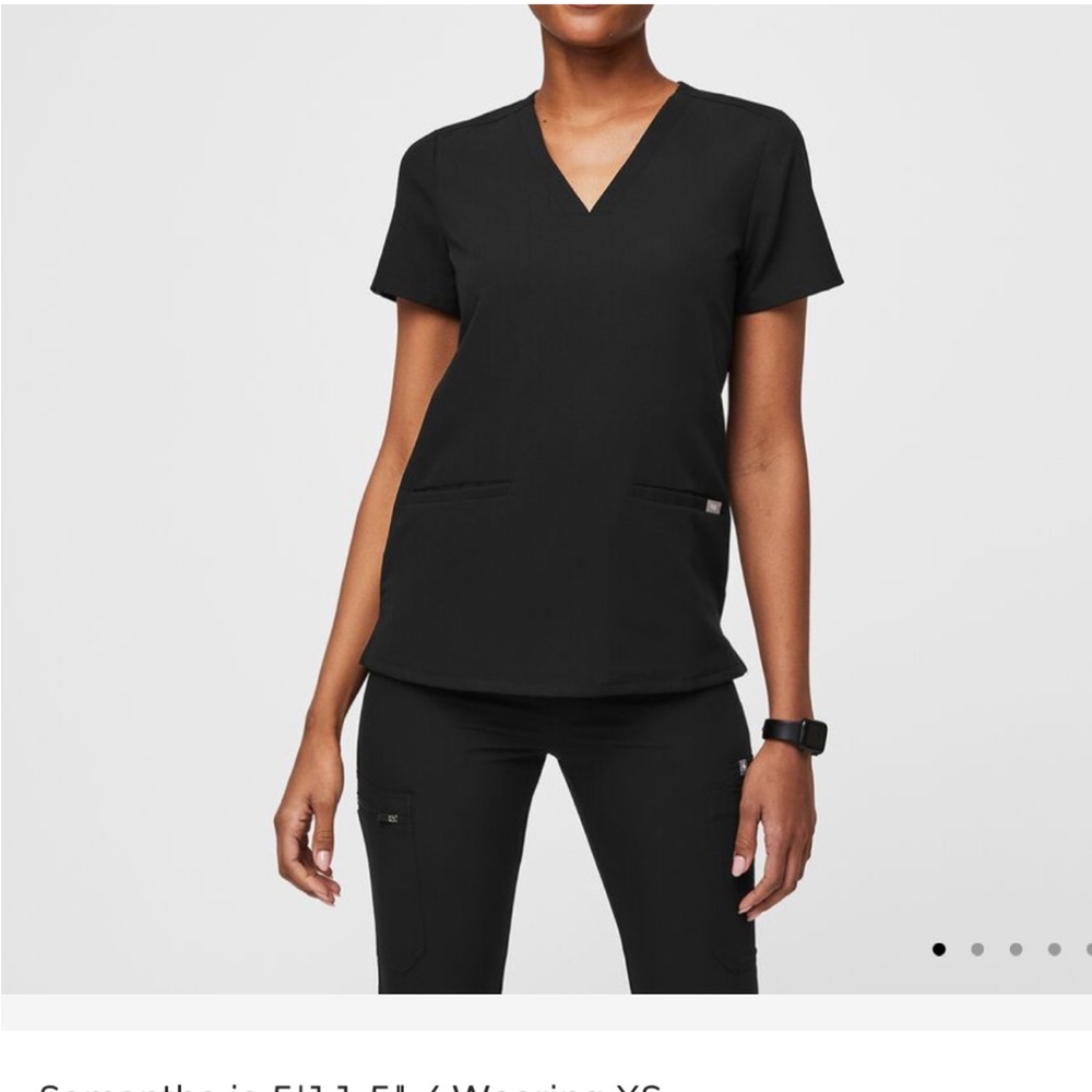 Casma Three-Pocket Scrub Top Figs